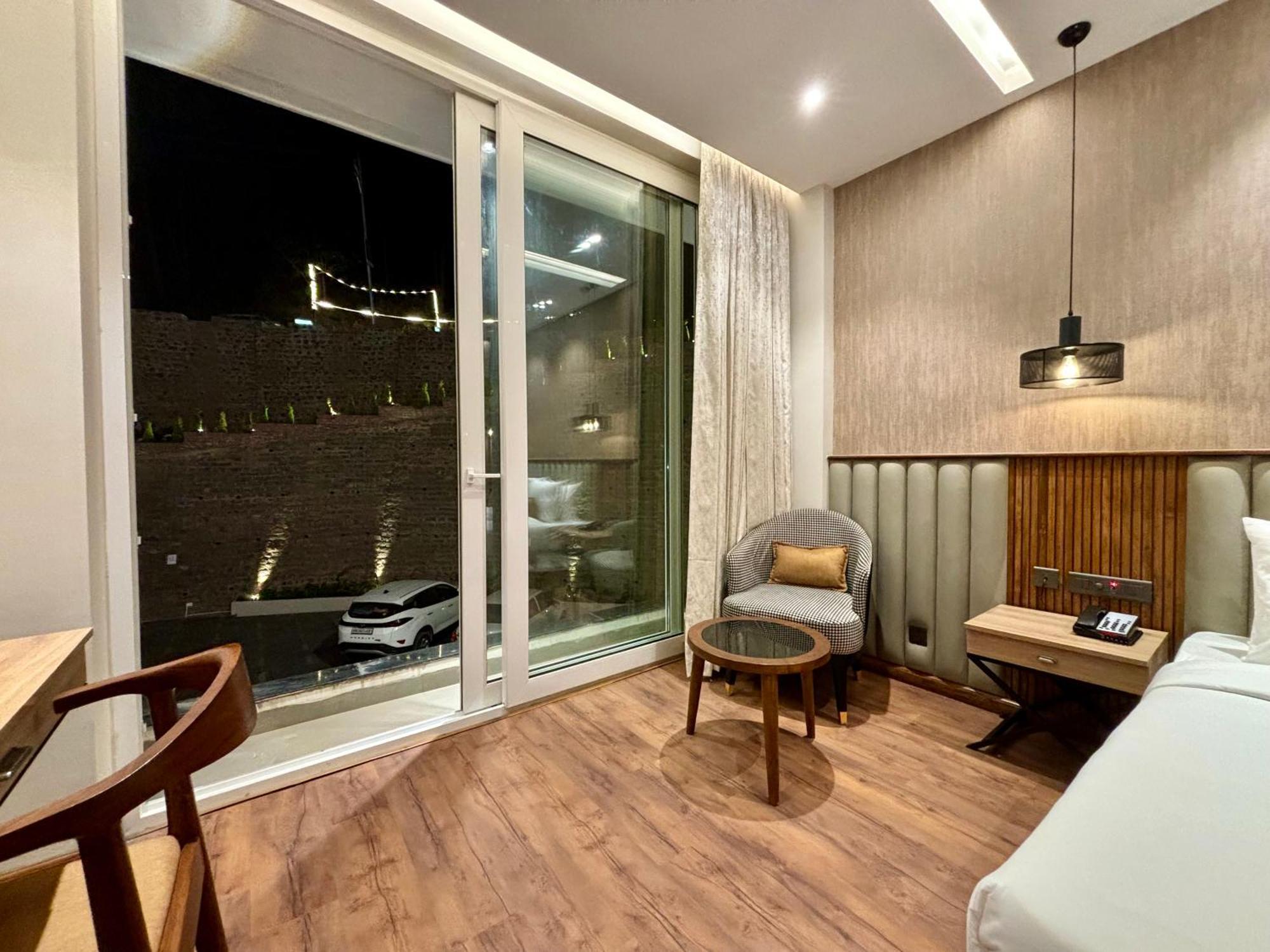 Arnisa Kasauli - A Boutique Hotel מראה חיצוני תמונה